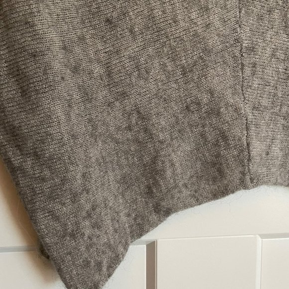 FREE PEOPLE Long Sleeve V Neck Sweater - Picture 3 of 5